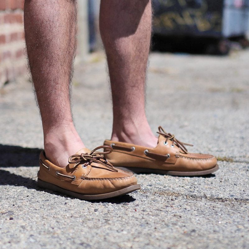 how to wear no-show socks boat shoes