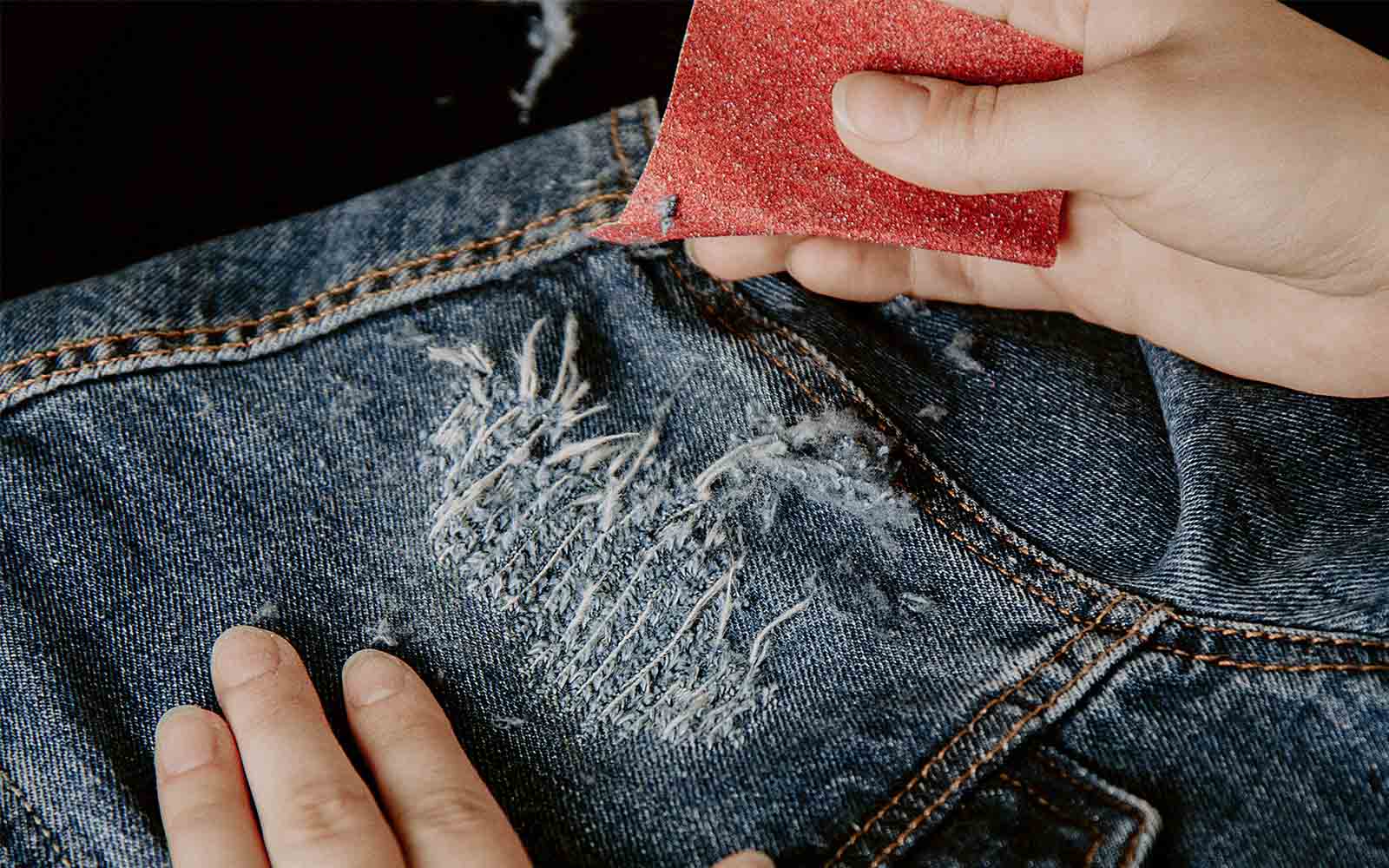 Bend Adviser Normally DIY: How to Distress Your Denim | The GentleManual