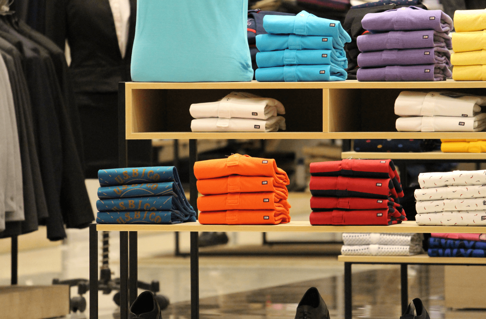 cloth departmental store like Nordstrom Rack