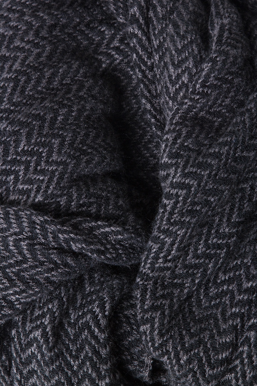 Gray Seattle Striped Knit Scarf Photo (1)