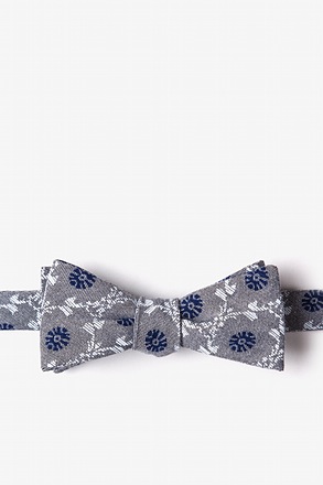 La Grande Gray Skinny Bow Tie