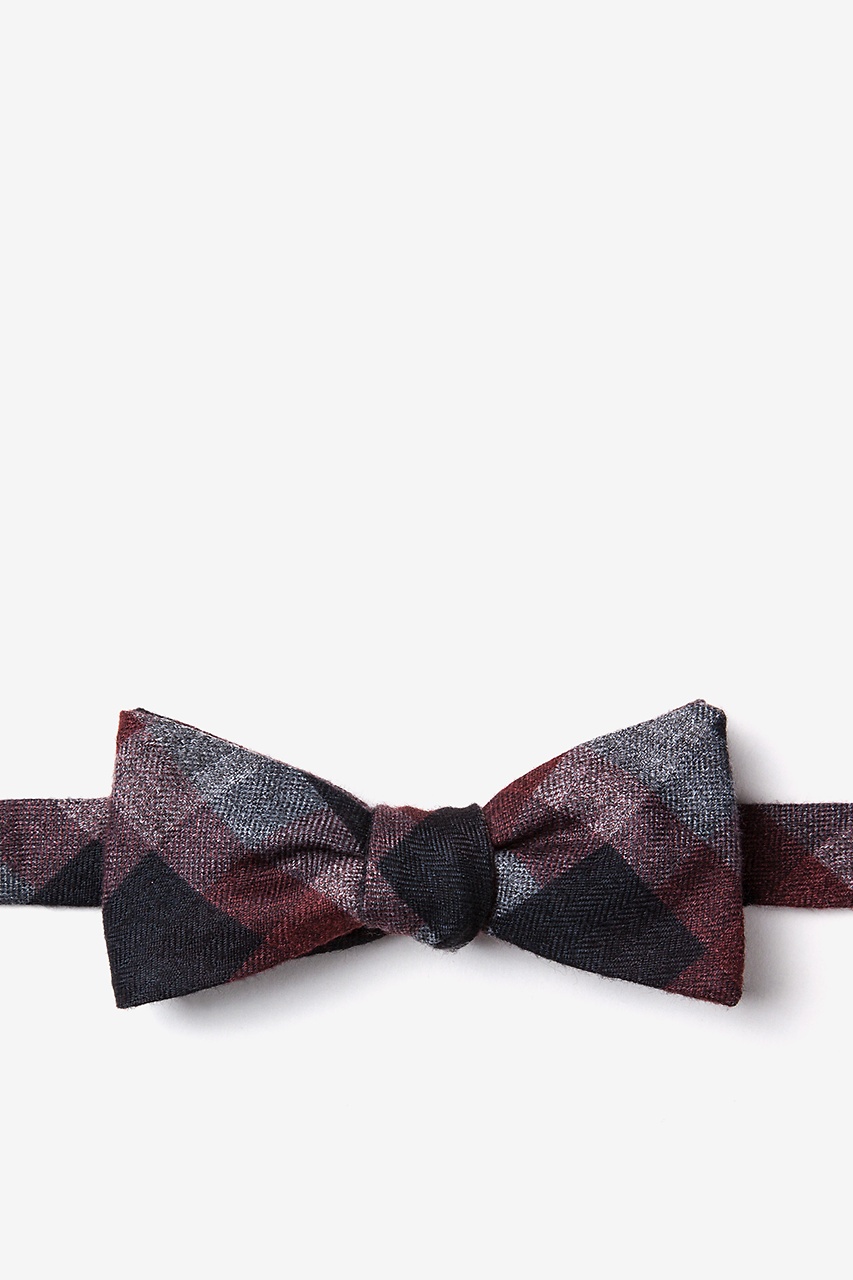 Richland Red Skinny Bow Tie Photo (0)