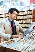 Textured Solid Red Knit Skinny Tie Photo (2)