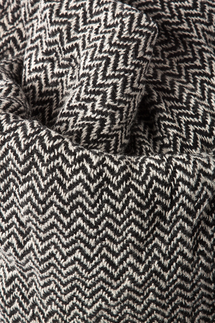 White Seattle Striped Knit Scarf Photo (1)