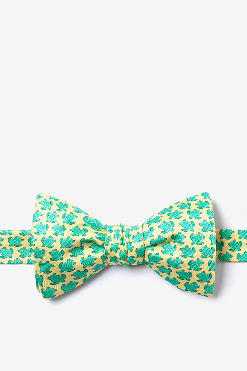 Sea Turtles Silk Bow Tie | Yellow Ocean Animal Bow Ties | Ties.com