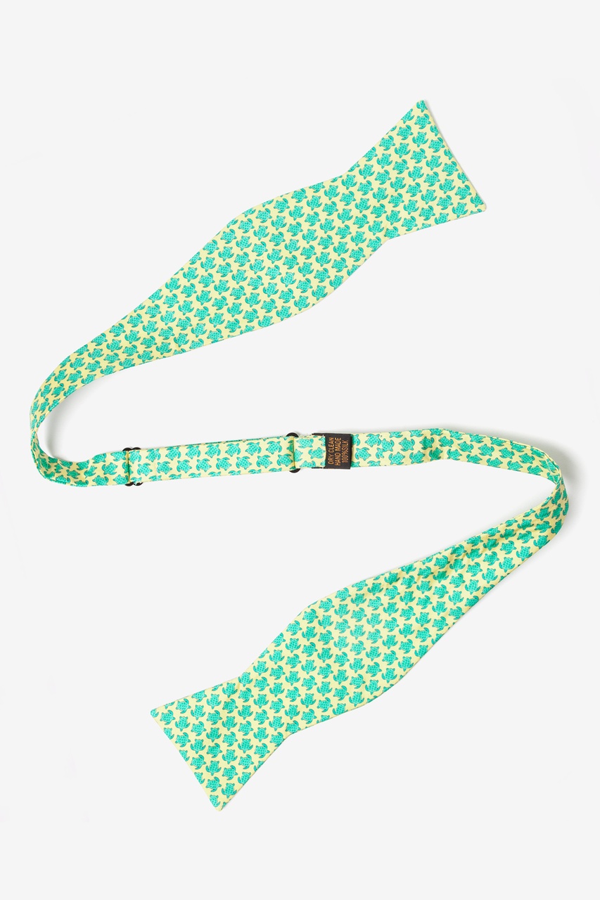 Sea Turtles Silk Bow Tie | Yellow Ocean Animal Bow Ties | Ties.com